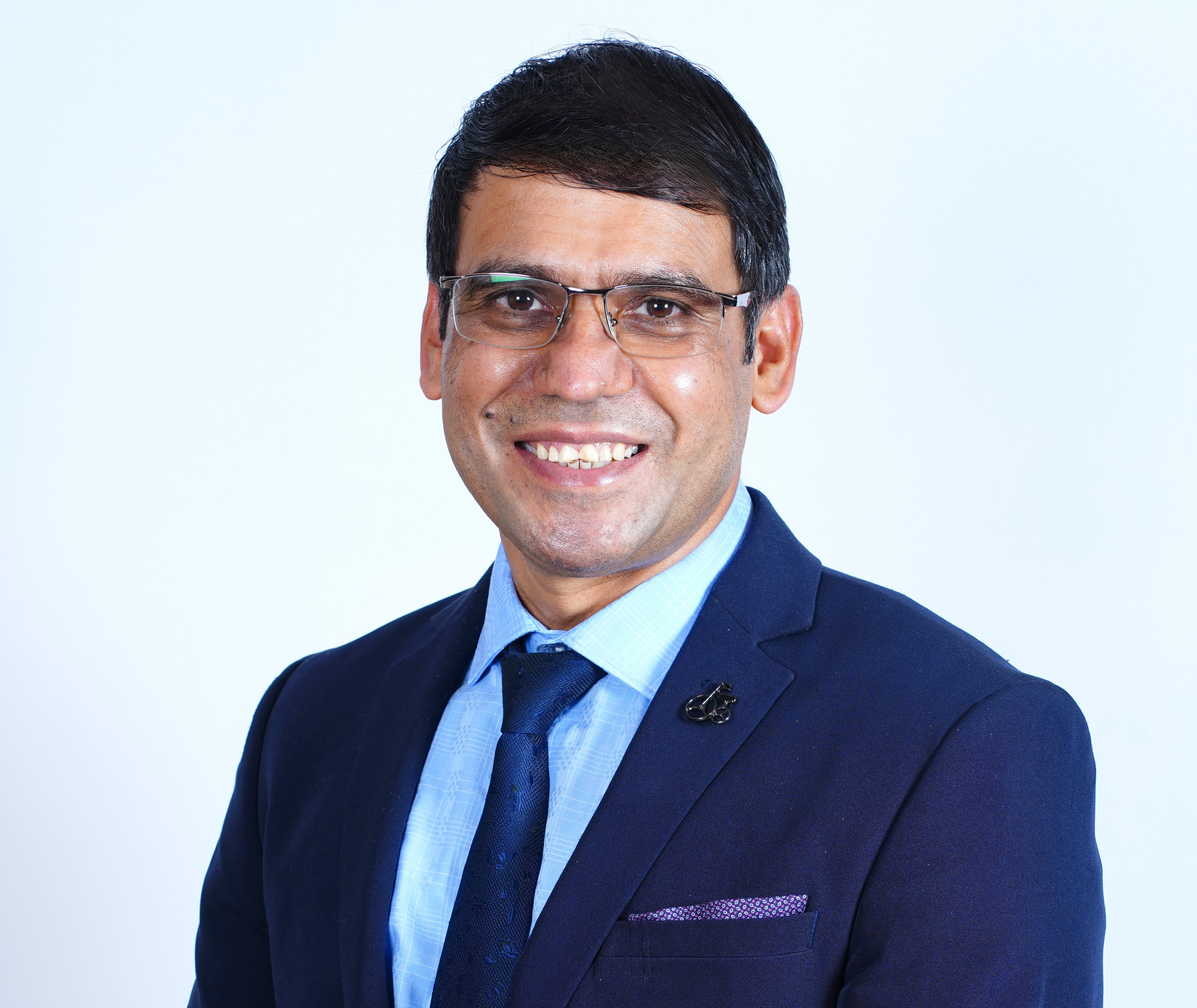 Shri Ravinder Singh